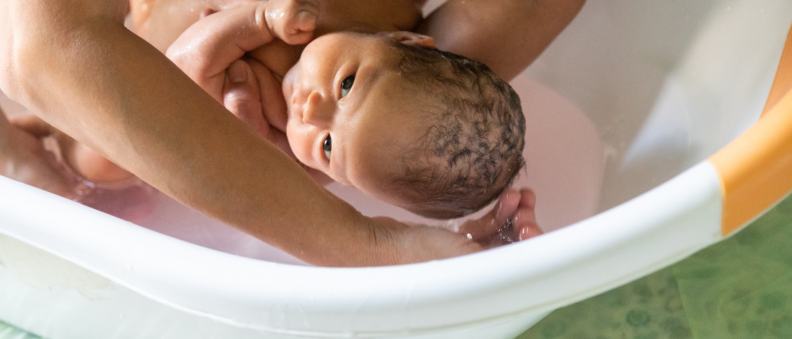 Les étapes essentielles du bain de bébé –